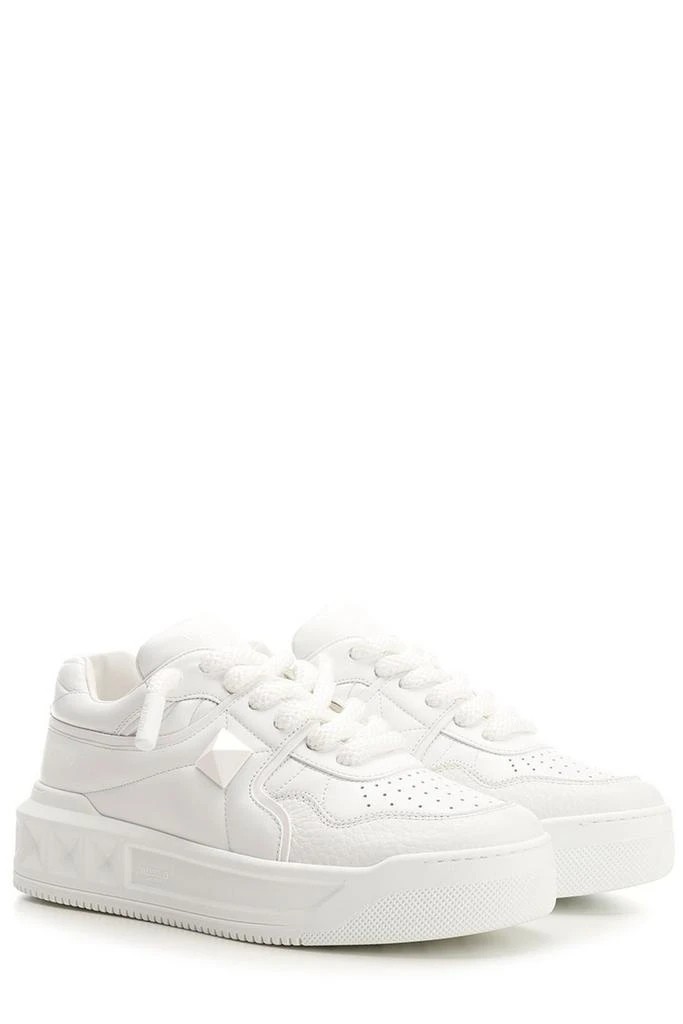 商品Valentino|Valentino Garavani One Stud Low-Top Sneakers,价格¥6489,第2张图片详细描述