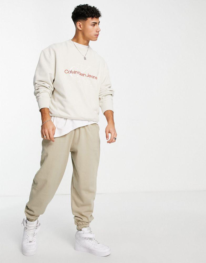 Calvin Klein Jeans two tone monogram relaxed fit sweatshirt in stone商品第4张图片规格展示