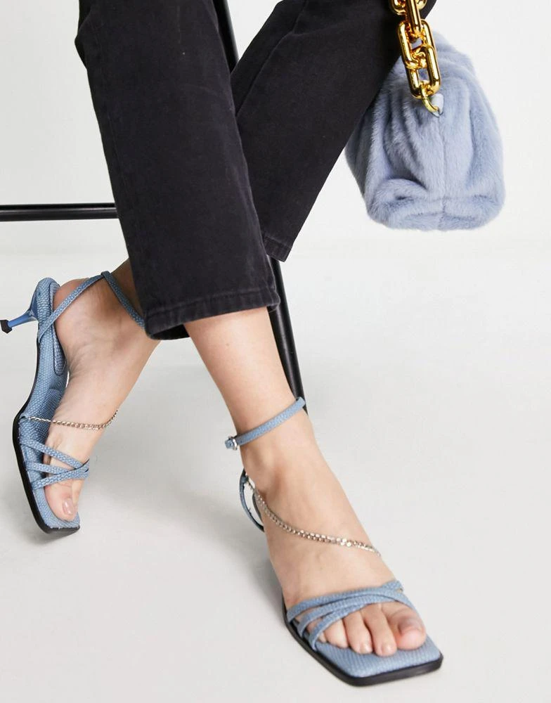 商品Topshop|Topshop Nimble low heel chain sandal in blue,价格¥156,第1张图片