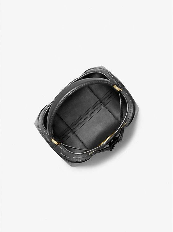 商品Michael Kors|Mercer 小号徽标压花皮革水桶包,价格¥604,第2张图片详细描述