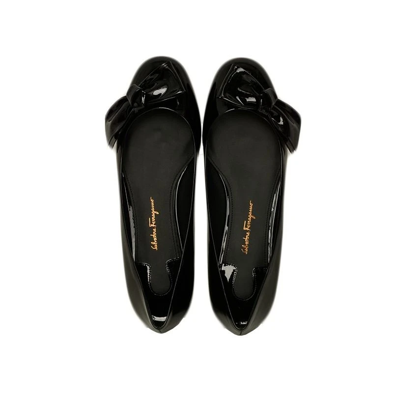 SALVATORE FERRAGAMO 女士黑色漆皮蝴蝶结平底船鞋 0684648 商品