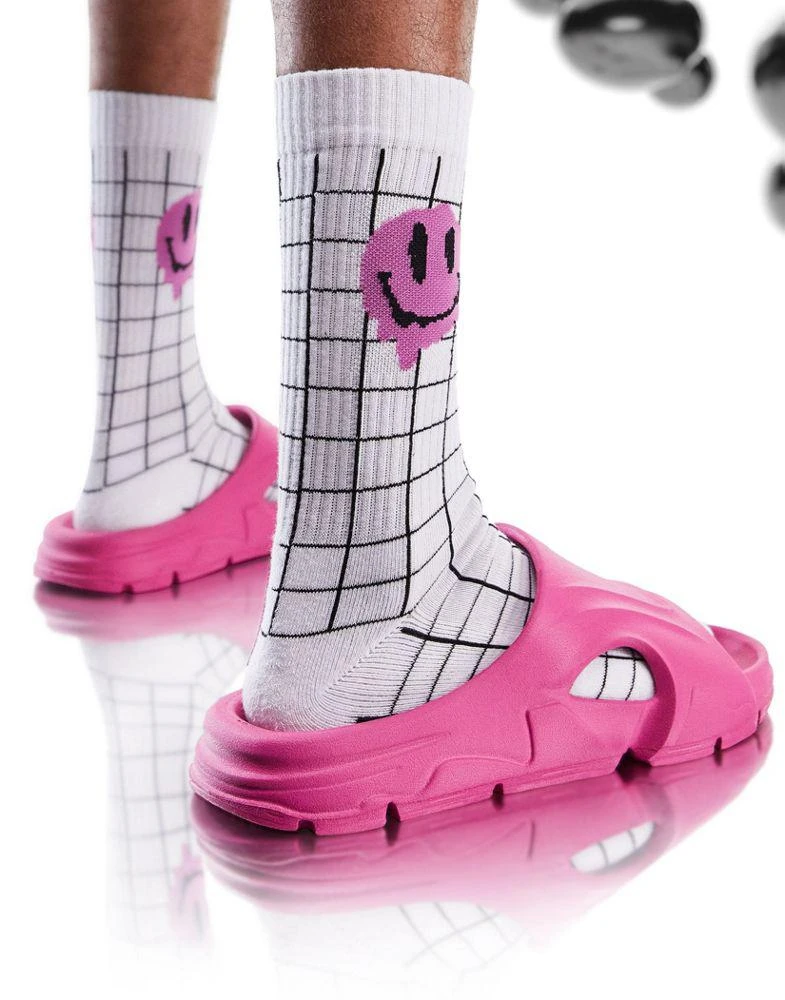商品ASOS|ASOS DESIGN chunky tech sliders in fuchsia,价格¥95,第3张图片详细描述