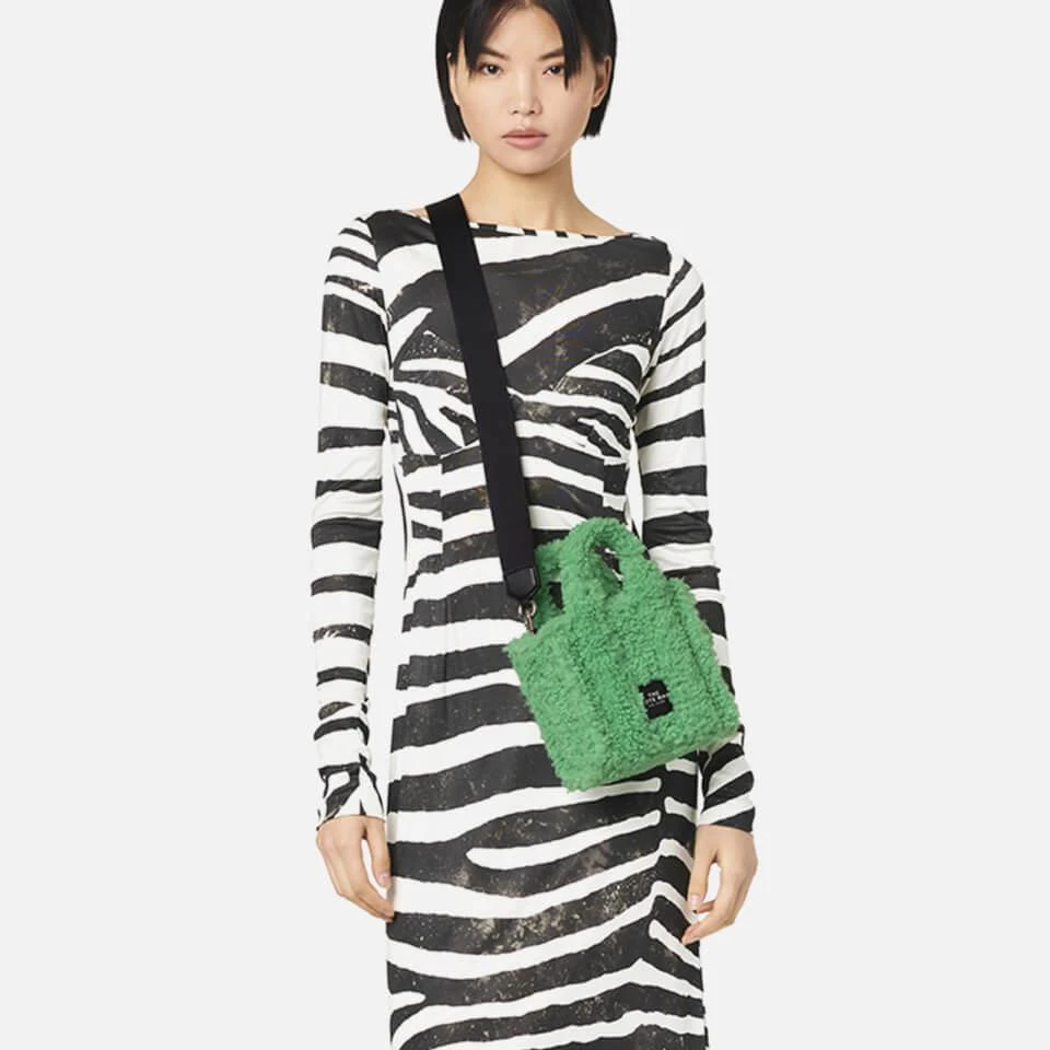 商品Marc Jacobs|Marc Jacobs The Micro Teddy Tote Bag,价格¥1356,第2张图片详细描述
