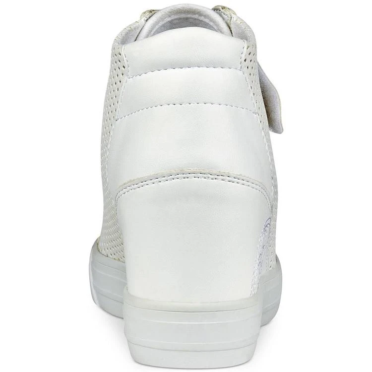 商品GUESS|Women's Decia Wedge Sneakers,价格¥666,第3张图片详细描述