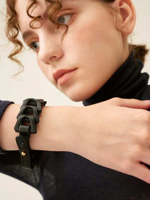 商品Coccinelle|Unique leather Bracelet (1 Color),价格¥907,第3张图片详细描述