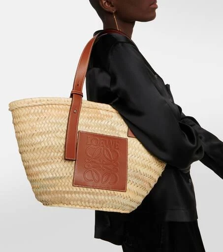 商品Loewe|Medium leather-trimmed 草编包,价格¥4953,第2张图片详细描述