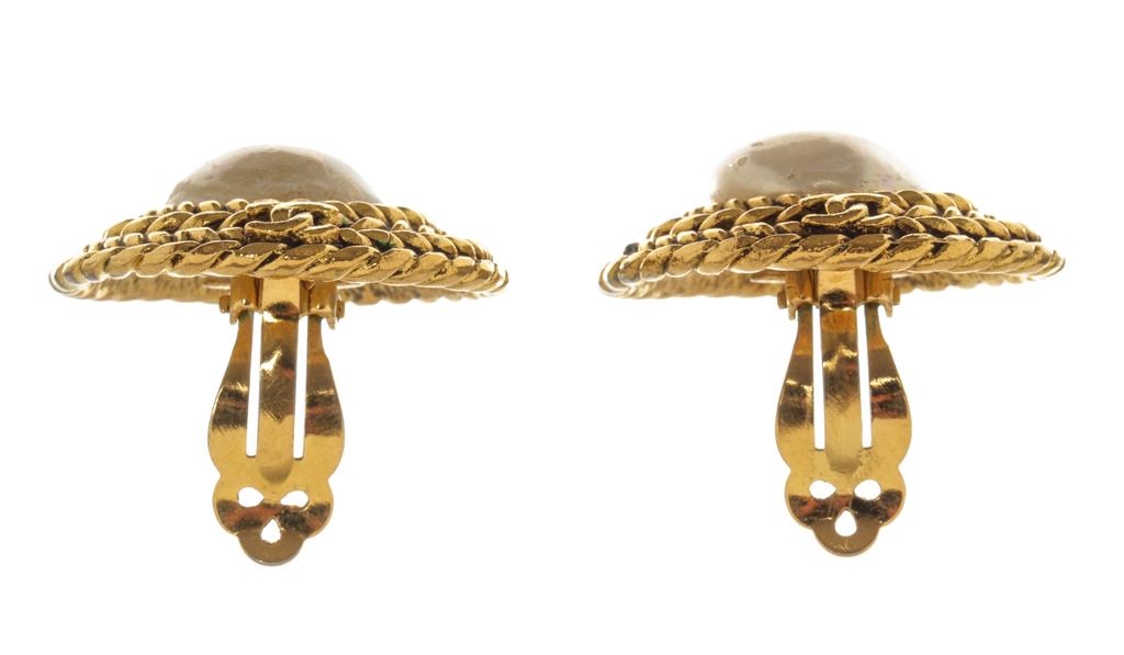 Chanel Gold CC Pearl Braided Disc Earrings商品第2张图片规格展示