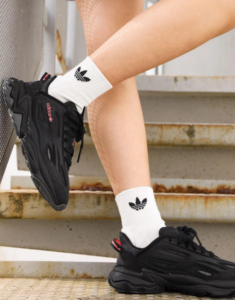 商品Adidas|adidas Originals Ozweego Celox trainers in black with pink details,价格¥871,第1张图片