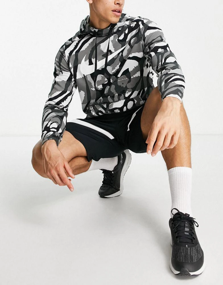 商品NIKE|Nike Training Sport Clash all over animal print hoodie in black,价格¥527,第3张图片详细描述