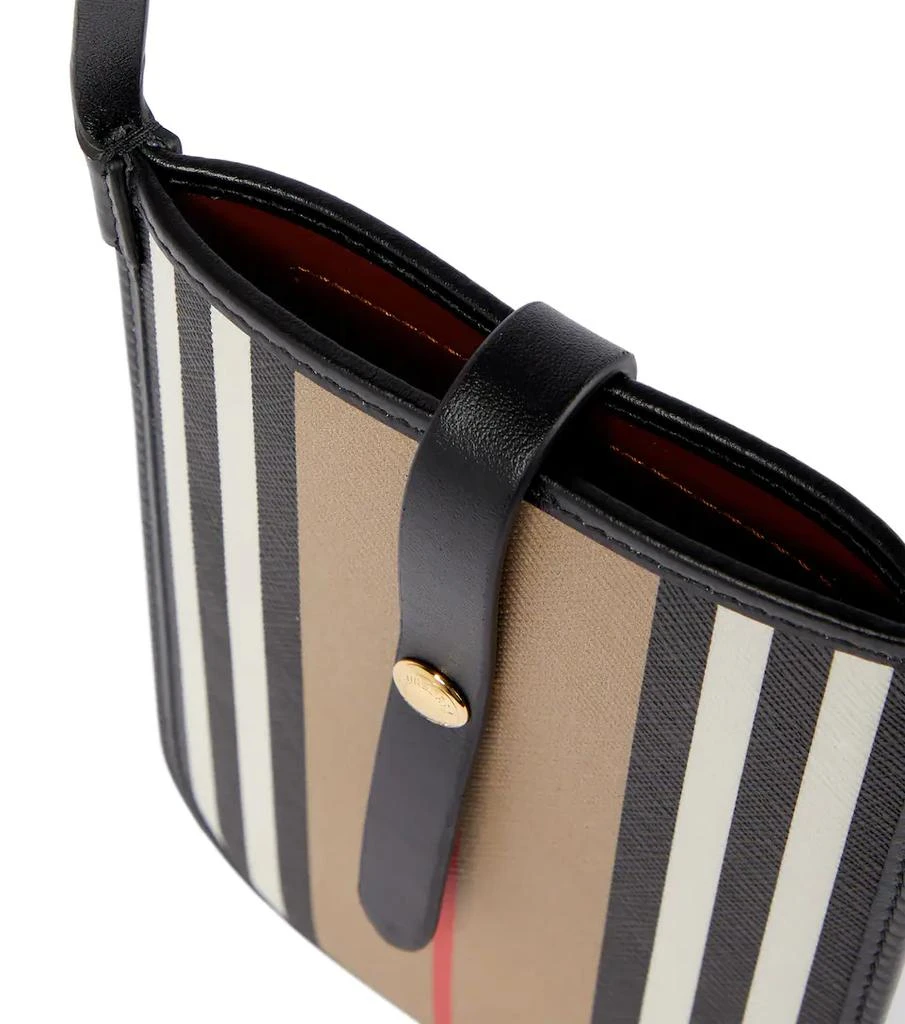 商品Burberry|Icon Stripe phone pouch,价格¥4333,第3张图片详细描述