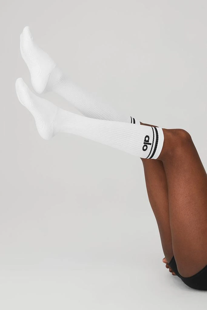 商品Alo|Women's Knee-High Throwback Barre Sock - White/Black,价格¥285,第4张图片详细描述