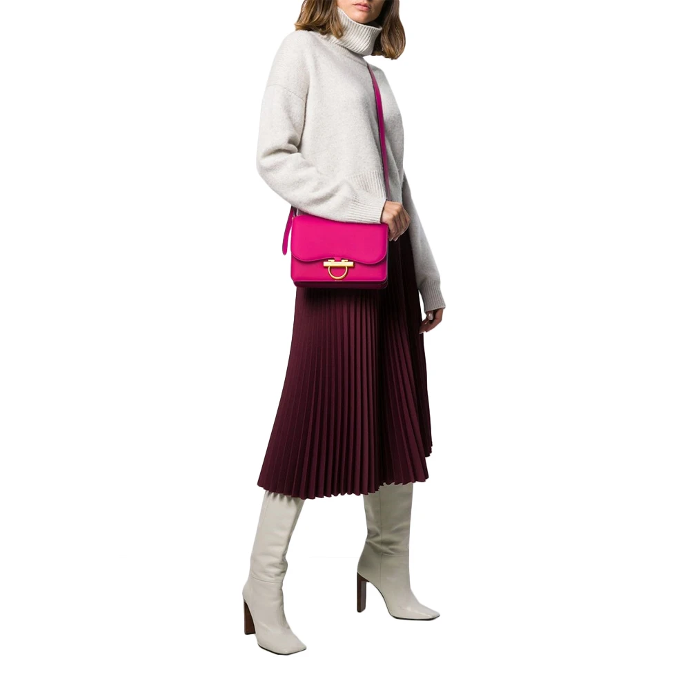 Salvatore Ferragamo 菲拉格慕 女士樱桃红色牛皮单肩斜挎包 21-H321-0718475 商品