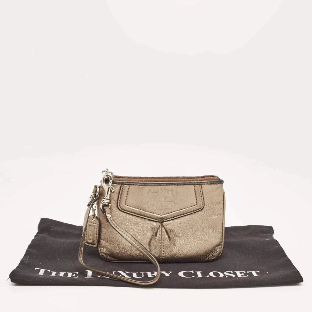 Coach Metallic Leather Zip Wristlet Clutch 商品