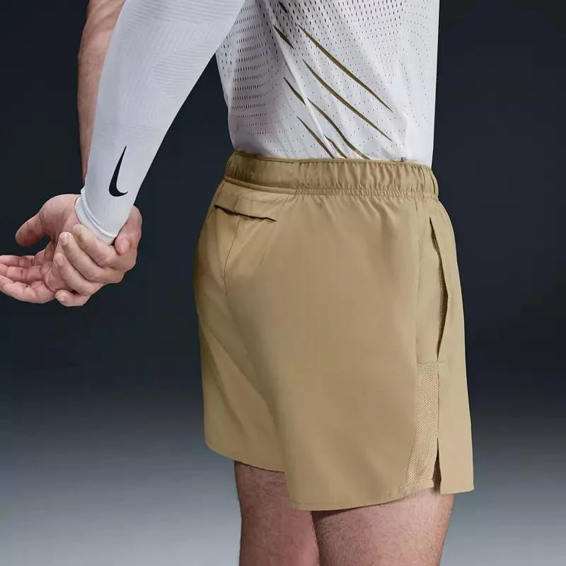 商品NIKE|Nike Men's Dri-FIT Challenger 5" Brief-Lined Versatile Shorts,价格¥173,第4张图片详细描述