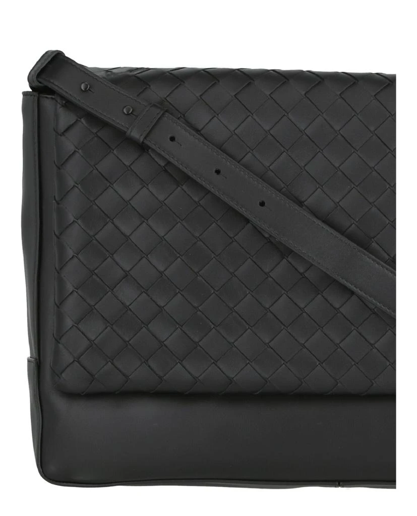 商品Bottega Veneta|Intrecciato Leather Messenger Bag,价格¥9766,第3张图片详细描述
