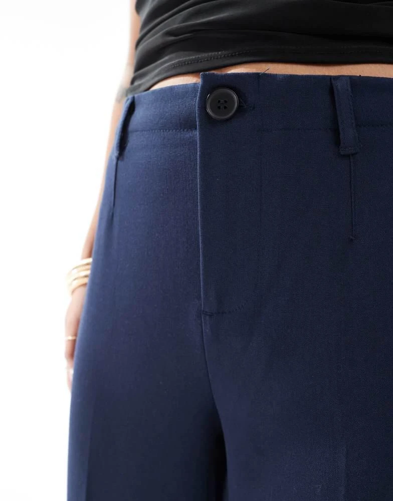 商品Bershka|Bershka Petite high waisted wide leg tailored trousers in navy,价格¥293,第5张图片详细描述