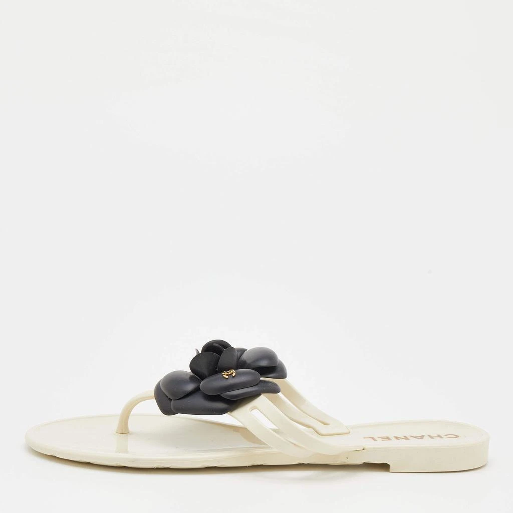 商品[二手商品] Chanel|Chanel Cream Rubber Camellia Flower Thong Flats Size 36,价格¥2361,第1张图片
