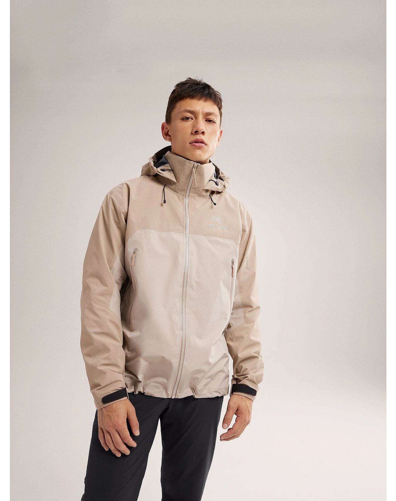 商品Arc'teryx|Arc'teryx 男士户外软壳衣 X000007082SMOKEBLUFF 浅蓝色,价格¥5052,第4张图片详细描述