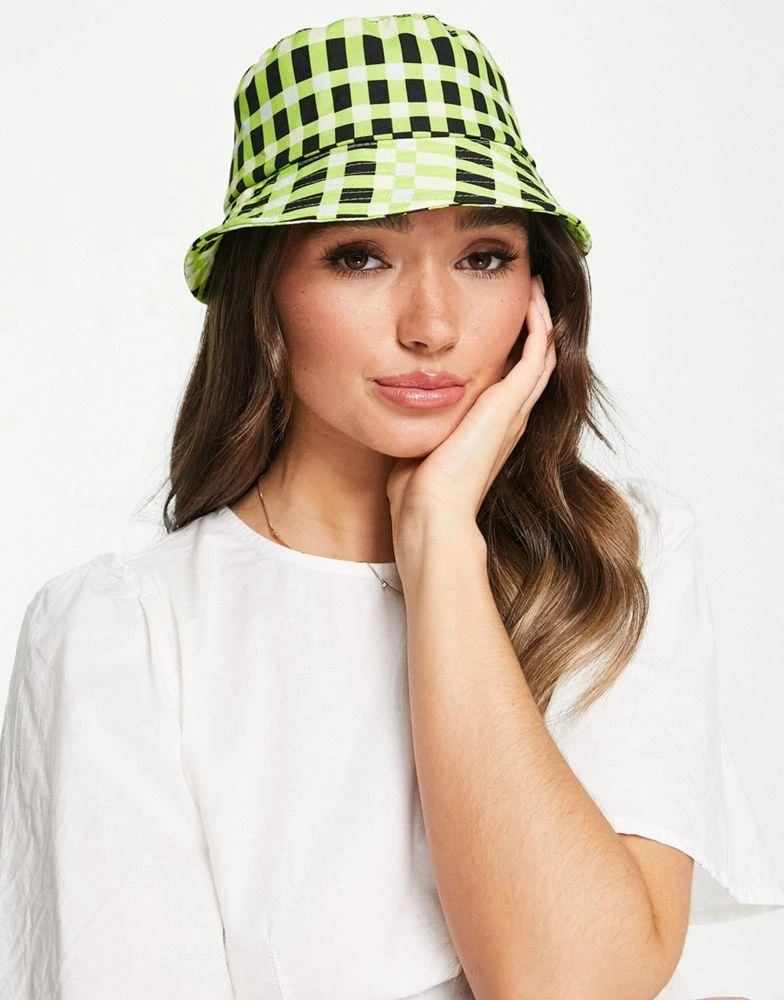 商品Topshop|Topshop bucket hat in green gingham,价格¥45,第1张图片