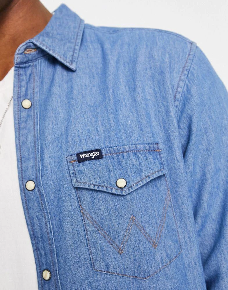 商品Wrangler|Wrangler long sleeve denim shirt in mid blue,价格¥393,第3张图片详细描述