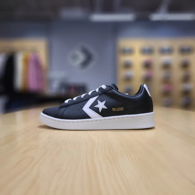 【韩国直邮|包邮包税】匡威[converse] proreder lays your game 黑色 low 帆布鞋 167238C 商品