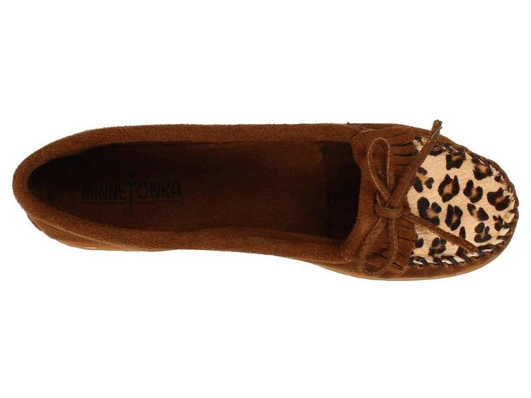 商品Minnetonka|迷你唐卡毛文印花小牛毛皮质平底鞋 Leopard Kilty Moc,价格¥232,第2张图片详细描述