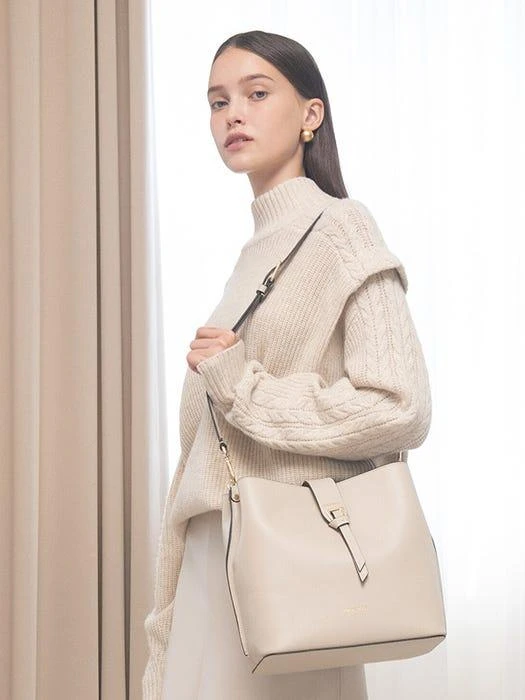 商品Coccinelle|Alba Middle Bag,价格¥3765,第2张图片详细描述