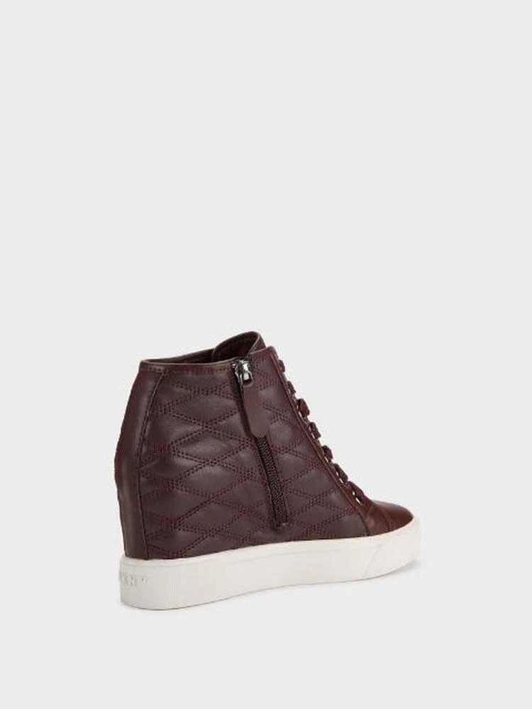 商品DKNY|Cindy Quilted Nappa Wedge Sneaker,价格¥750,第2张图片详细描述