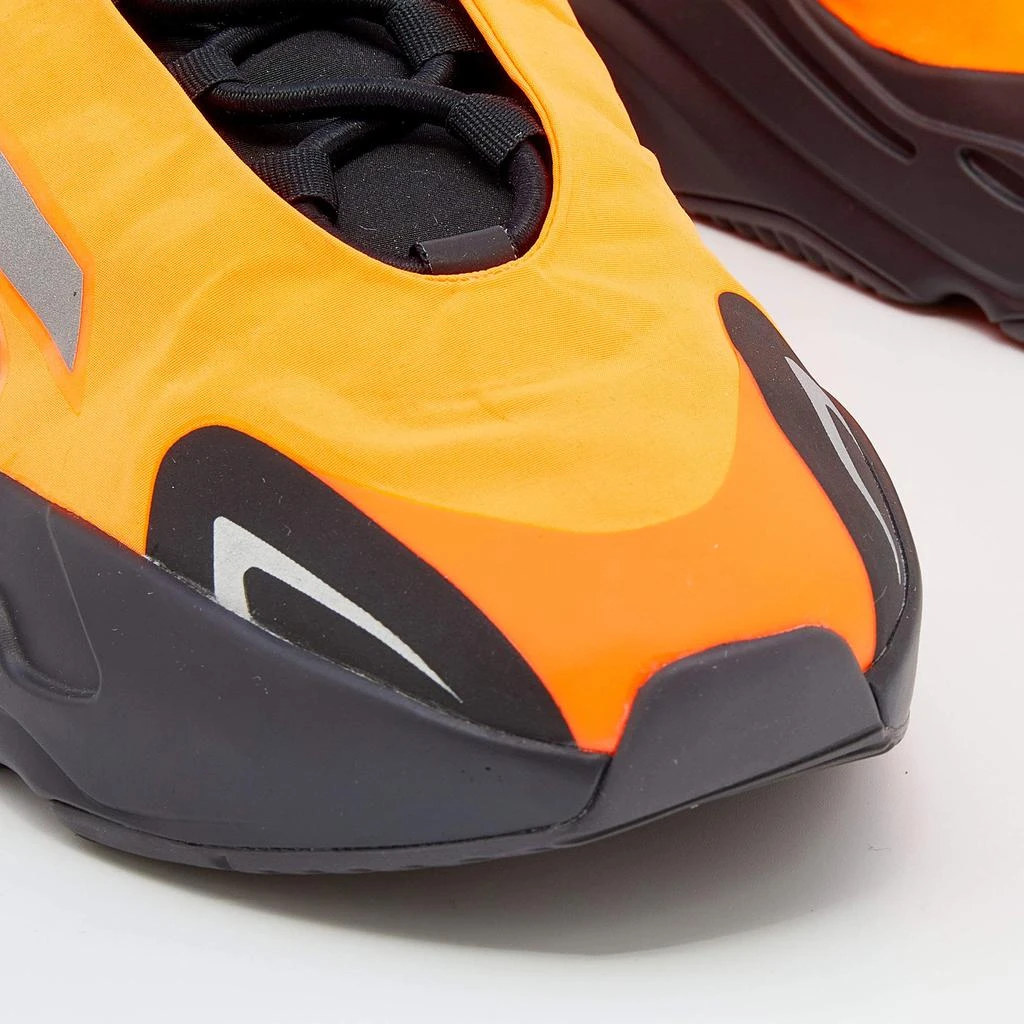 Yeezy x adidas Orange/Black Neoprene Boost 700 MNVN Sneakers Size 46 2/3 商品