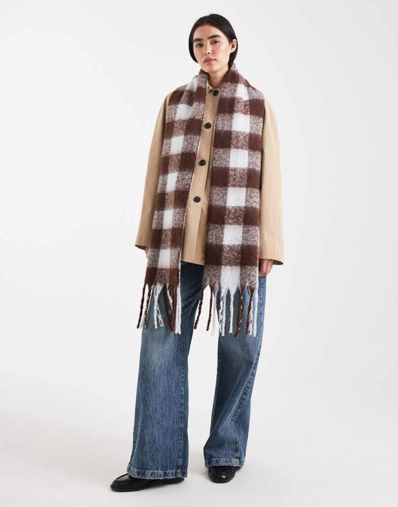 商品Threadbare|Threadbare blanket scarf in blue and chocolate brown check,价格¥161,第3张图片详细描述