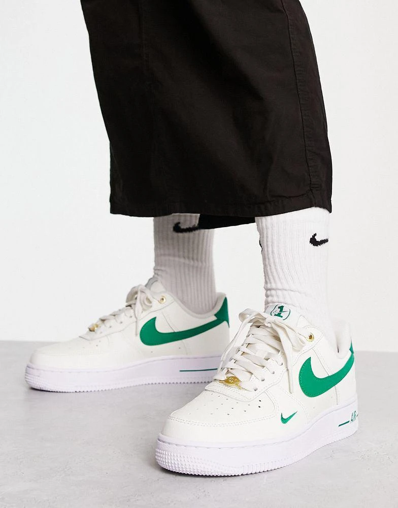 商品NIKE|Nike Air Force 1 '07 40th anniversary trainers in sail white and malachite green,价格¥1097,第1张图片