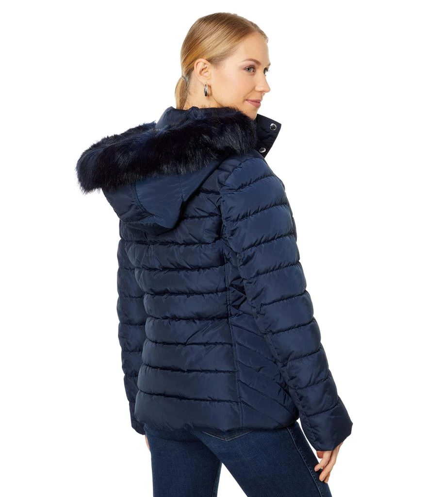 商品Tommy Hilfiger|Faux Fur Hooded Short Puffer,价格¥1313,第2张图片详细描述