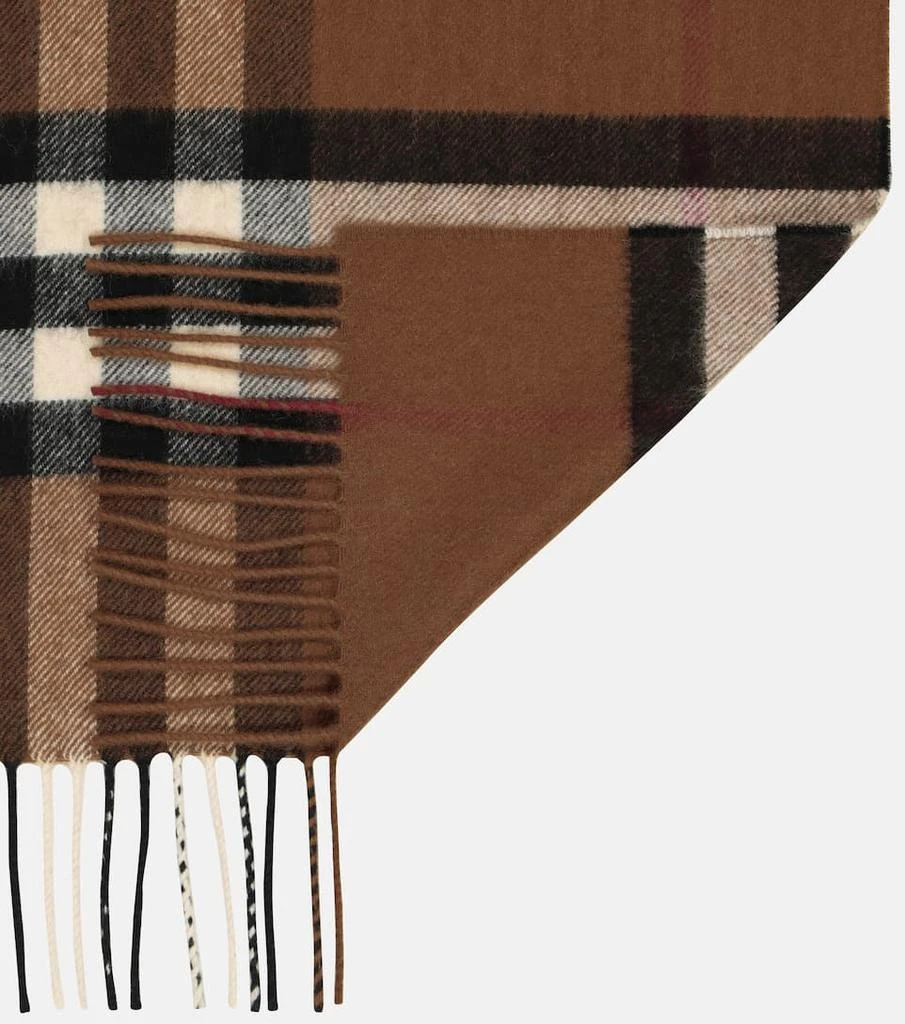 商品Burberry|Giant Check羊绒围巾,价格¥5054,第4张图片详细描述