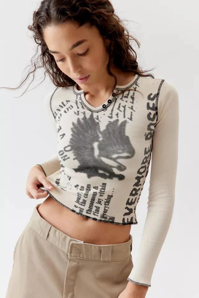 商品Urban Outfitters|Evermore Notch Neck Long Sleeve Tee,价格¥114,第3张图片详细描述