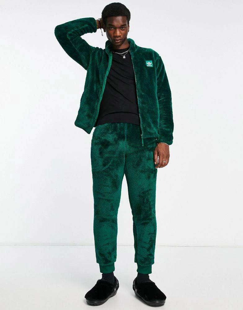 商品Adidas|adidas Originals Essentials+ fluffy joggers in dark green,价格¥368,第3张图片详细描述