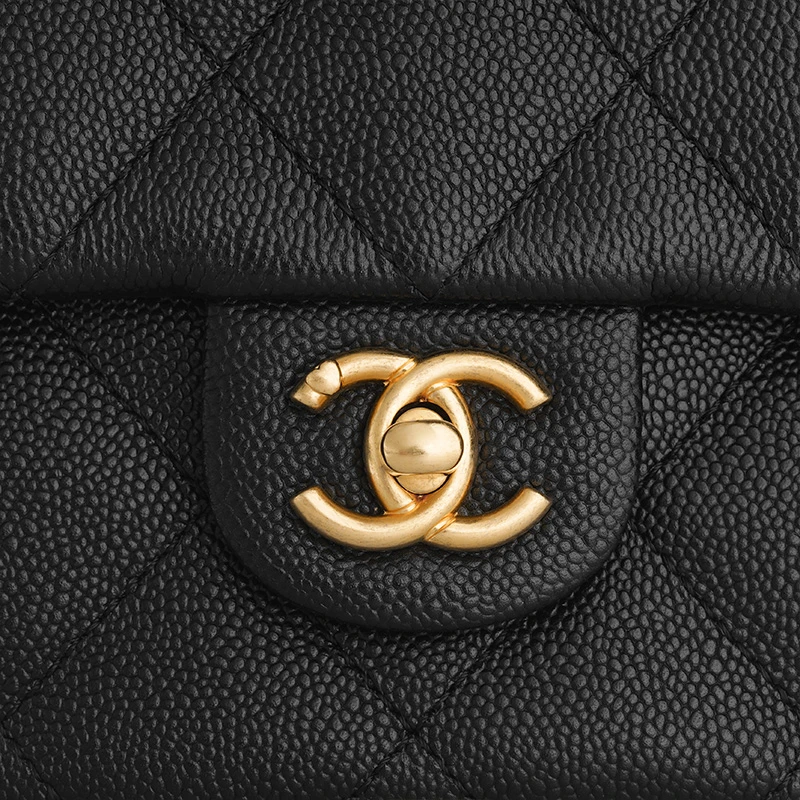 商品[国内直发] Chanel|香奈儿 23P系列 爱心金球金链金扣 颗粒压花牛皮革 方胖子翻盖包单肩斜挎包 大号 女款 黑色,价格¥56788,第7张图��片详细描述