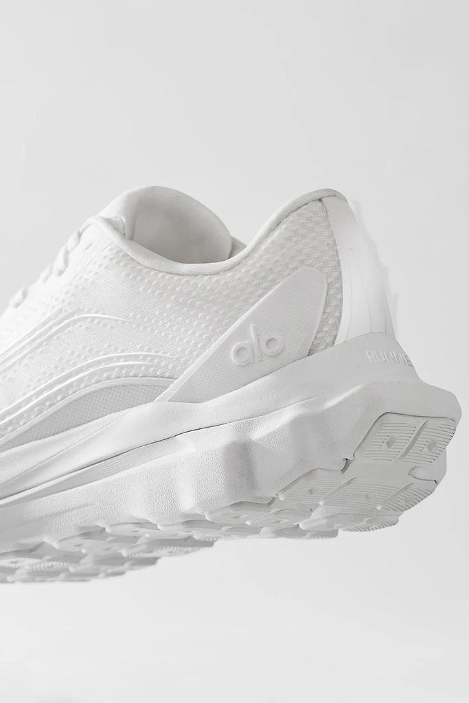 商品Alo|Alo Runner - White/White,价格¥1390,第5张图片详细描述