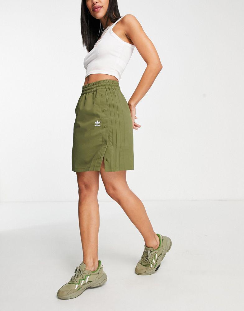 adidas Originals mini skirt with popper detail in khaki商品第2张图片规格展示