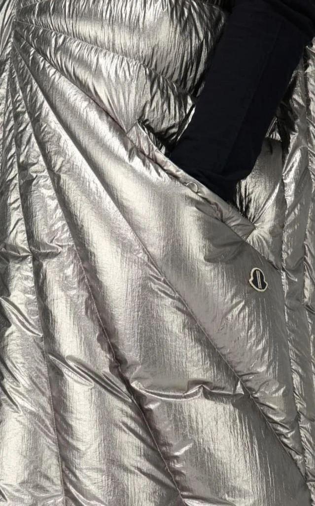 商品Moncler|Silver Down Porterville Coat,价格¥21571,第5张图片详细描述