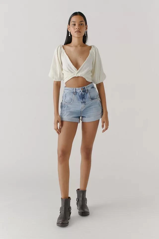 商品BDG|BDG Carrie Denim Short — Light Wash,价格¥76,第4张图片详细描述