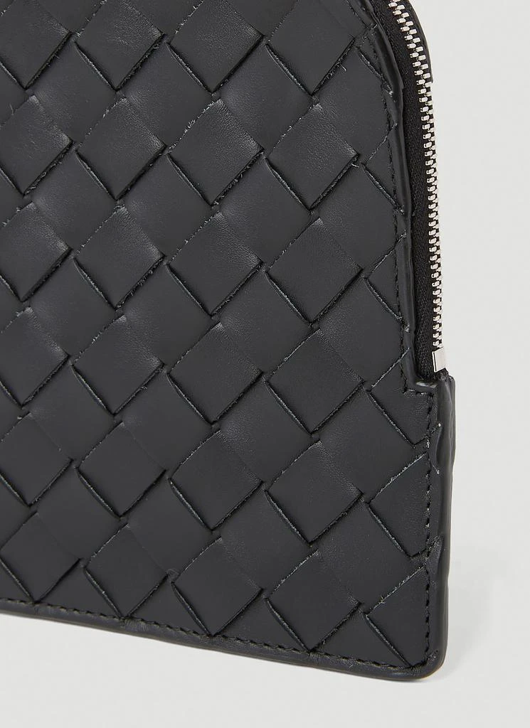 商品Bottega Veneta|Intreccio Pouch Crossbody Bag,价格¥6234,第5张图片详细描述