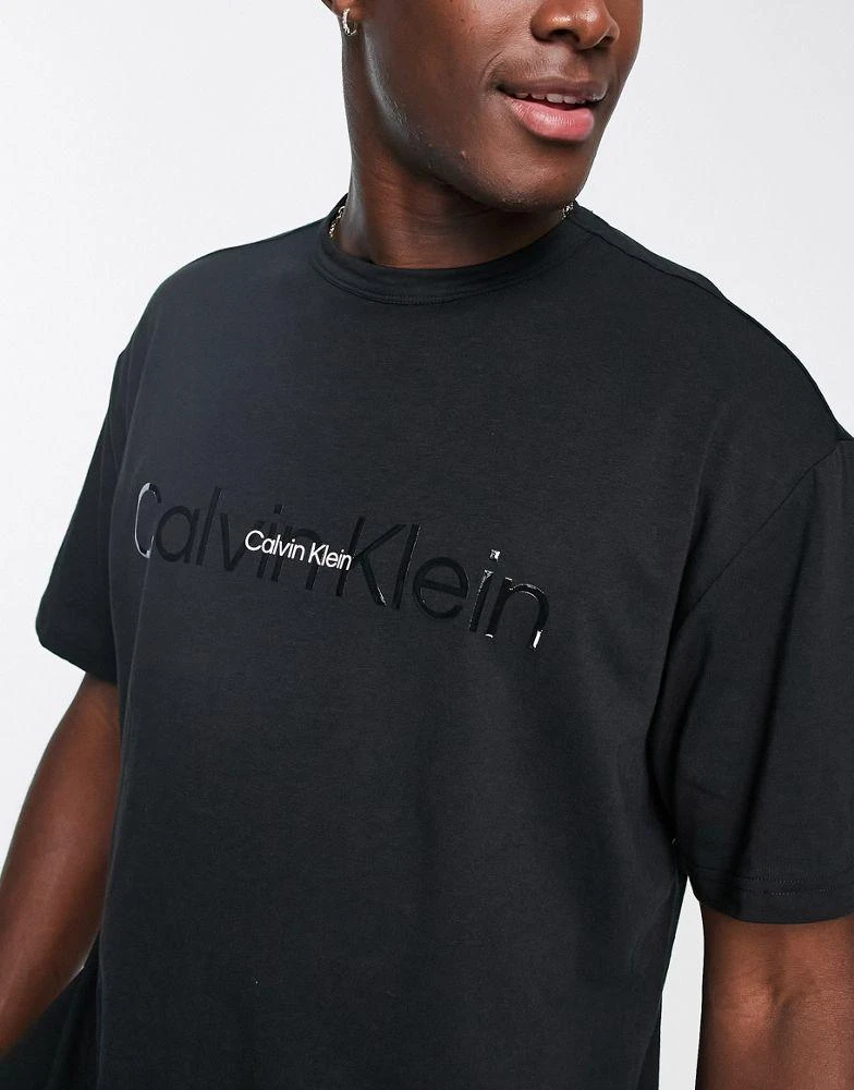 商品Calvin Klein|Calvin Klein lounge t-shirt with chest logo in black,价格¥384,第3张图片详细描述