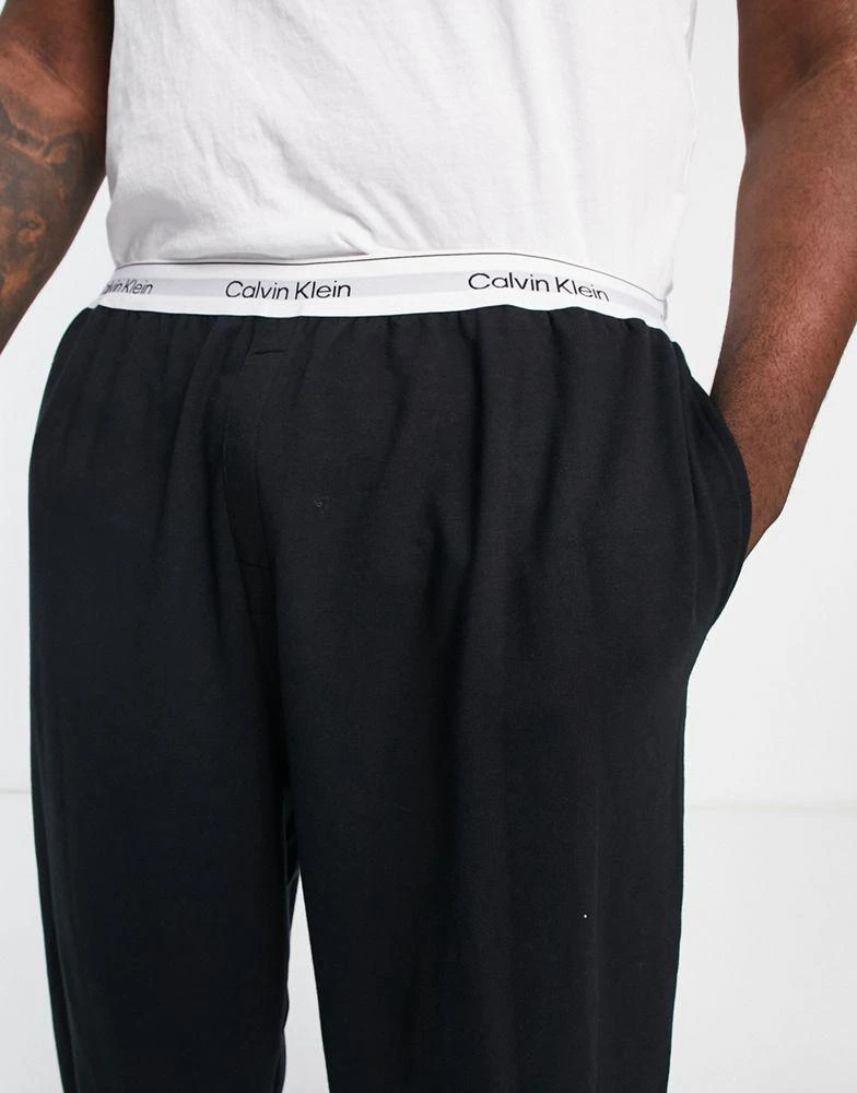 商品Calvin Klein|Calvin Klein Plus lounge jogger in black,价格¥406,第4张图片详细描述