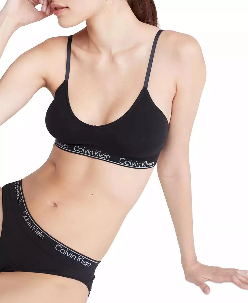 商品Calvin Klein|Modern Seamless Naturals Lightly Lined Triangle Bralette QF7093,价格¥178,第2张图片详细描述