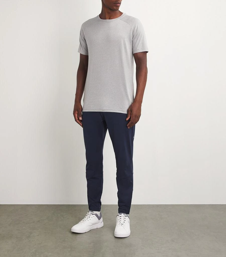 商品Alo|Triumph Crew-Neck T-Shirt,价格¥552,第2张图片详细描述
