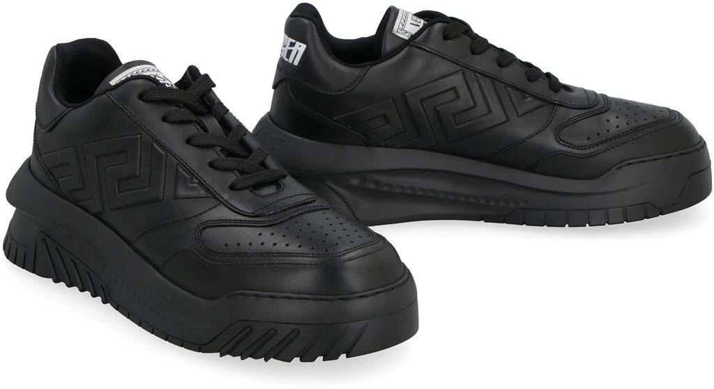 商品Versace|VERSACE ODISSEA LEATHER LOW-TOP SNEAKERS,价格¥3564,第3张图片详细描述