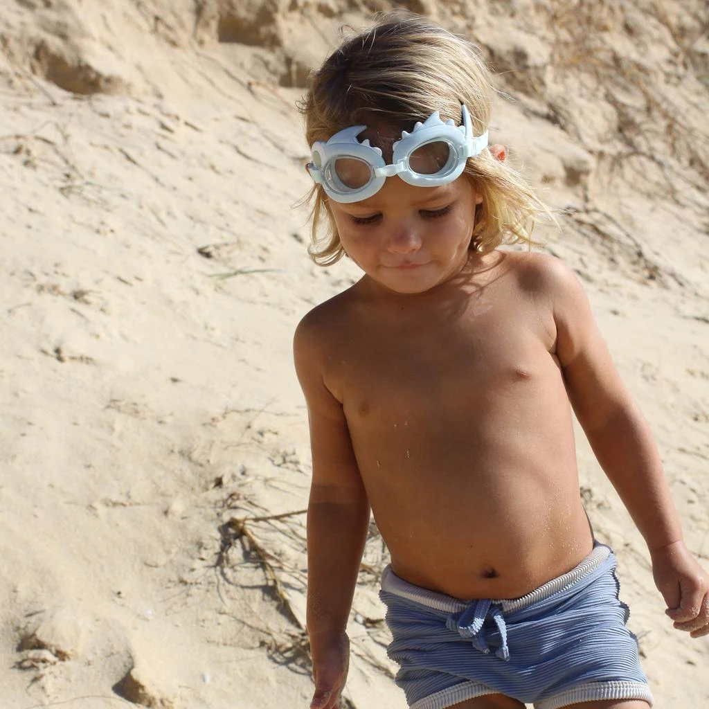 商品Sunnylife|Kids Shark Tribe Mini Swim Goggles in Blue,价格¥99,第2张图片详细描述