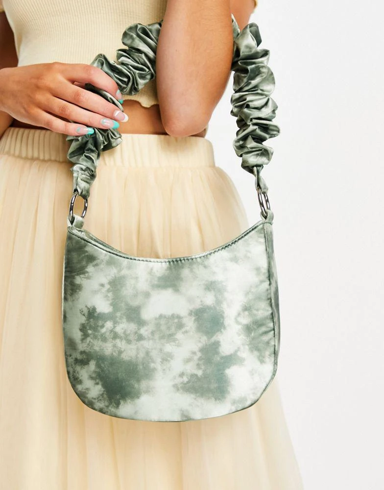 商品ASOS|ASOS DESIGN curved shoulder bag with super ruched strap in green tie dye,价格¥79,第2张图片详细描述