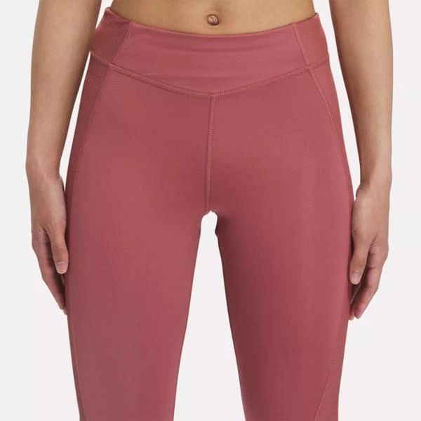 商品Reebok|Yoga High Rise Performance Rib Leggings,价格¥111,第4张图片详细描述