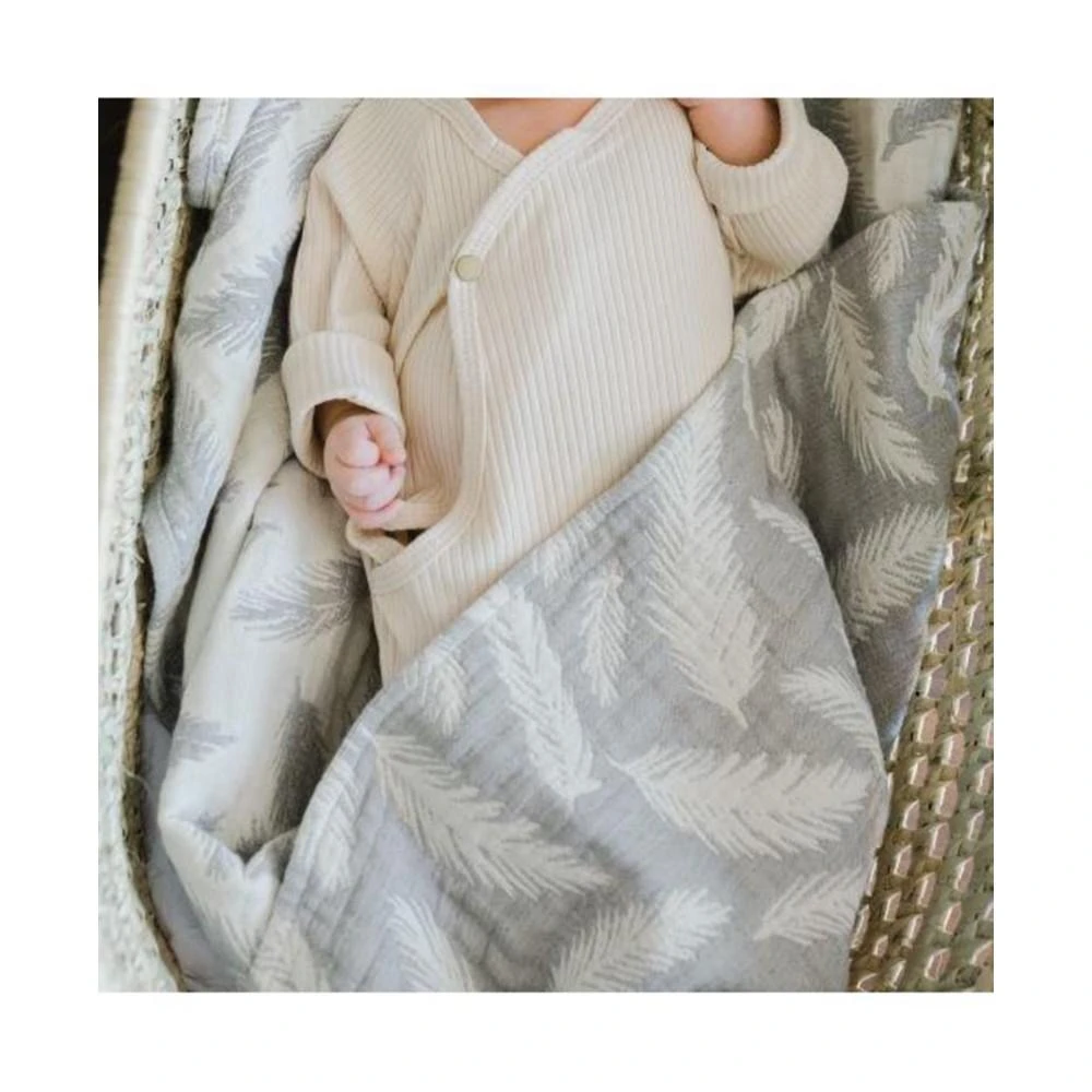 商品Crane Baby|Baby Boys Jacquard Blanket Gray Feather,价格¥262,第4张图片详细描述